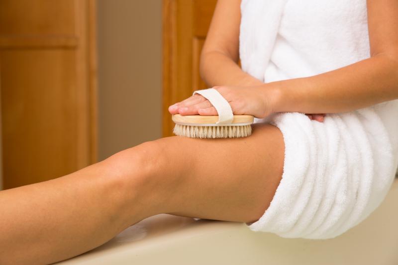 Полезен ли массаж сухой щеткой?