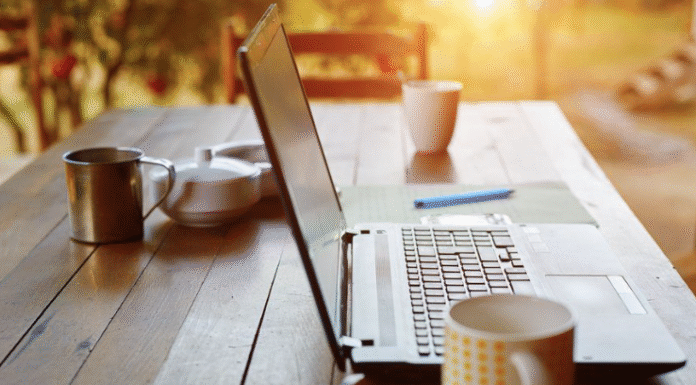 Фриланс для новичков: где искать первые заказы и как себя презентовать